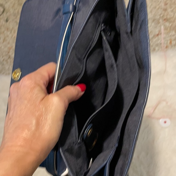 Epitome of Classic! Aligner Blue Laser cut classy purse to wear at your best! - Picture 3 of 3